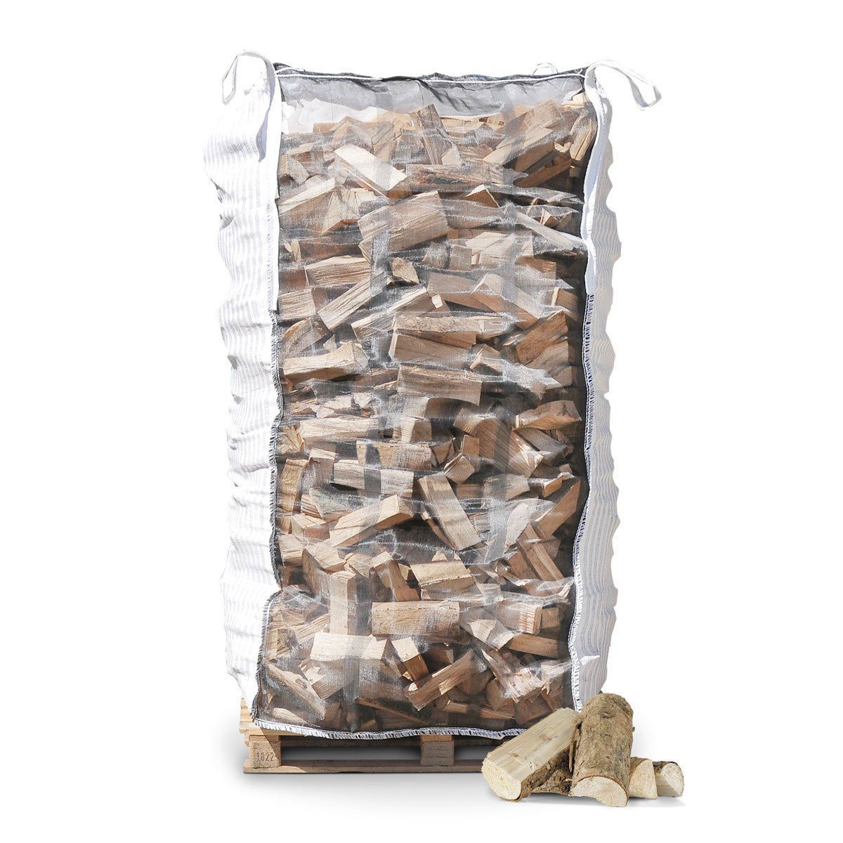 Stort net-sæk med ovntørret brænde på palle