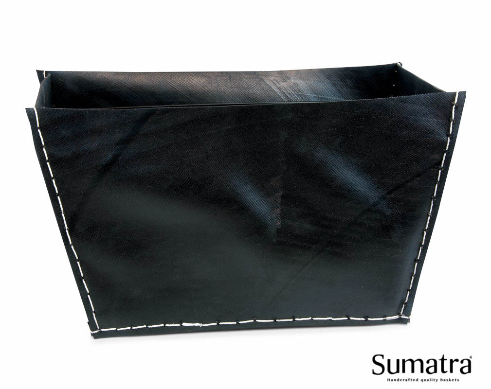 Rektangulær sort Sumatra kurv med hvide syninger