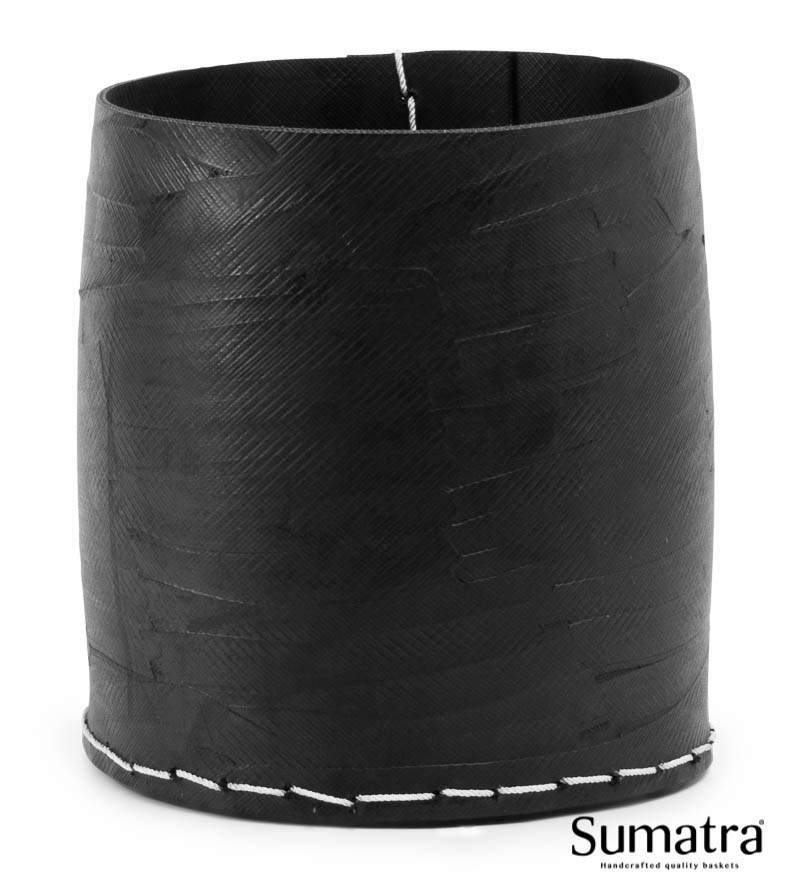 Sort Sumatra kurv af genbrugsgummi med syning