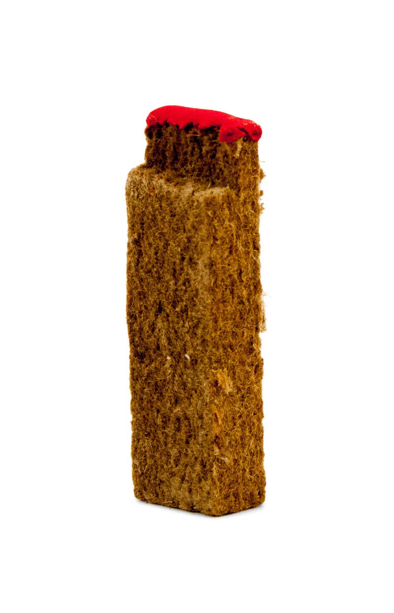 Rektangulær filtklods med rød hætte