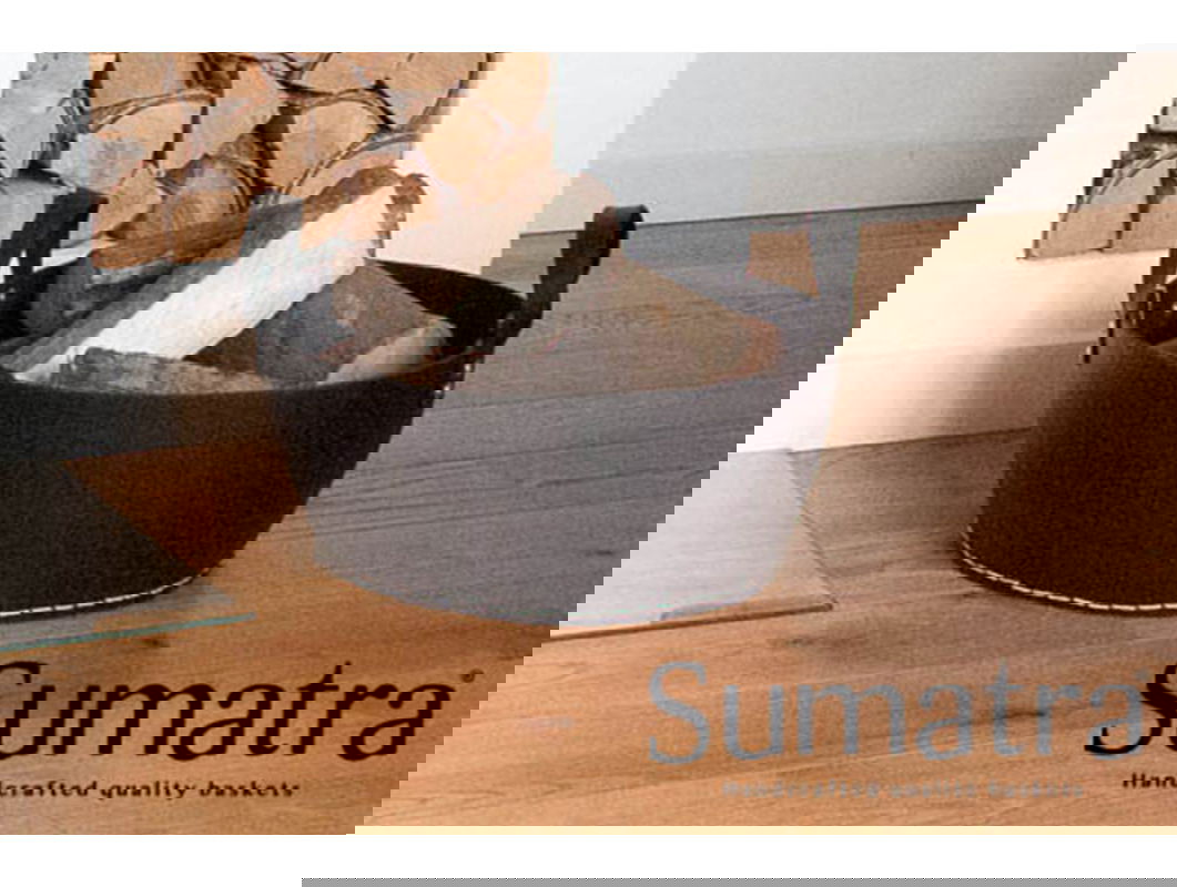 Elegant Sumatra brændeholder i brunt læder