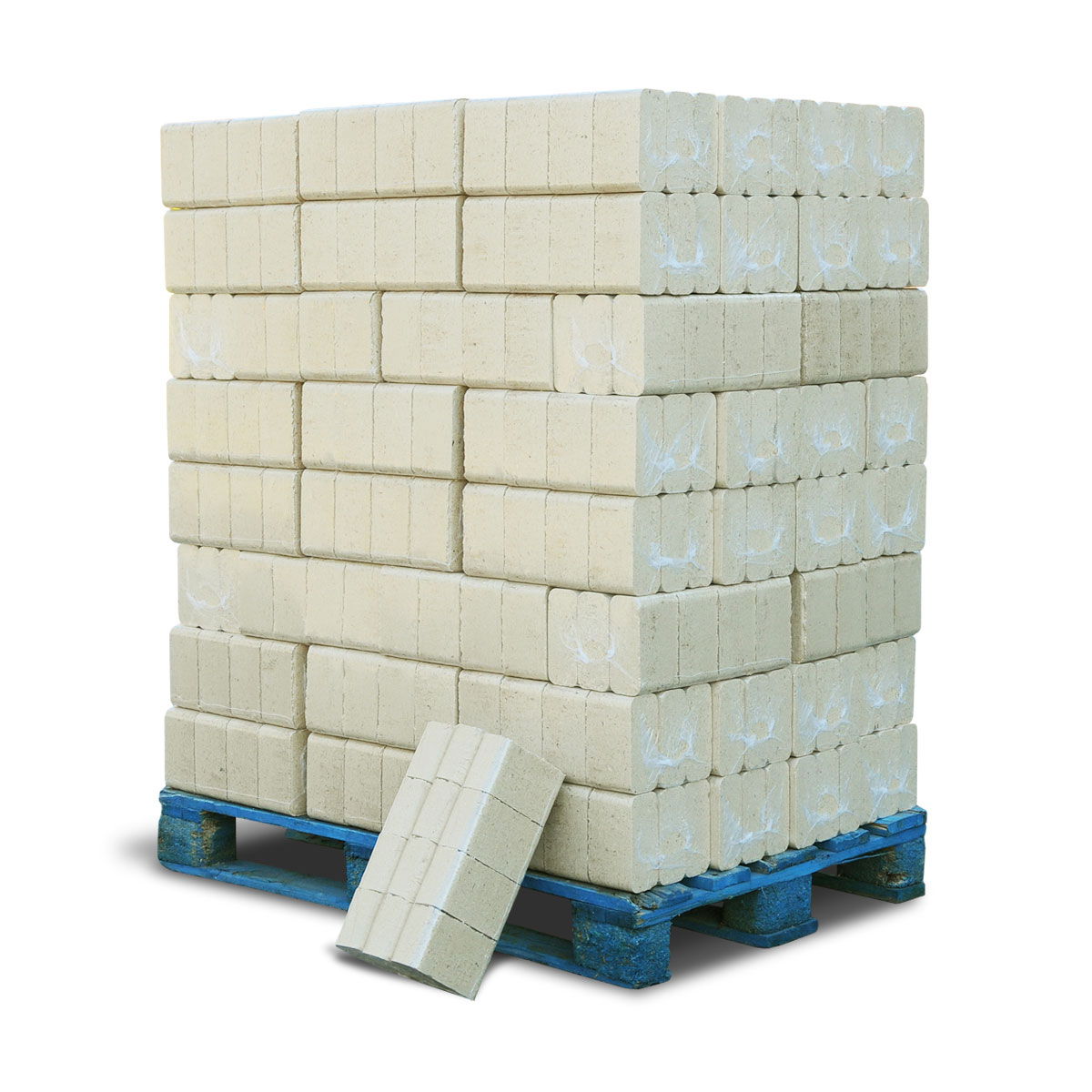 Palle med lyse træbriketter på blå palle