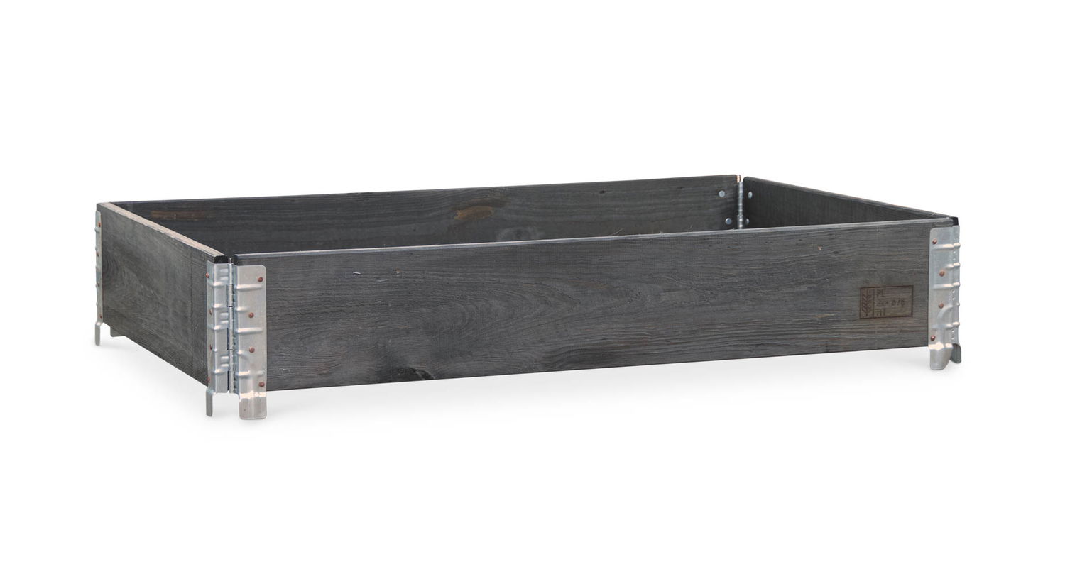 Mørk træpallekrave med metalhjørner