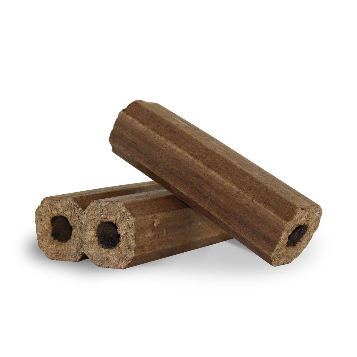 Tre briketter med hul til brændeovn